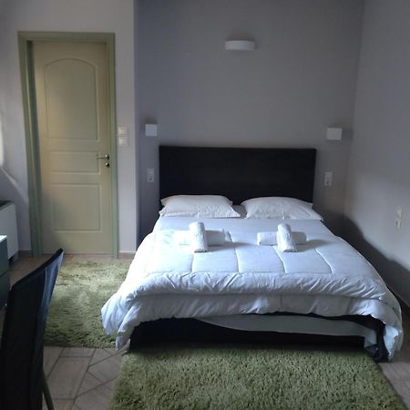 Central Studio - Fully Equiped. Ideal For Couples Patras Eksteriør billede
