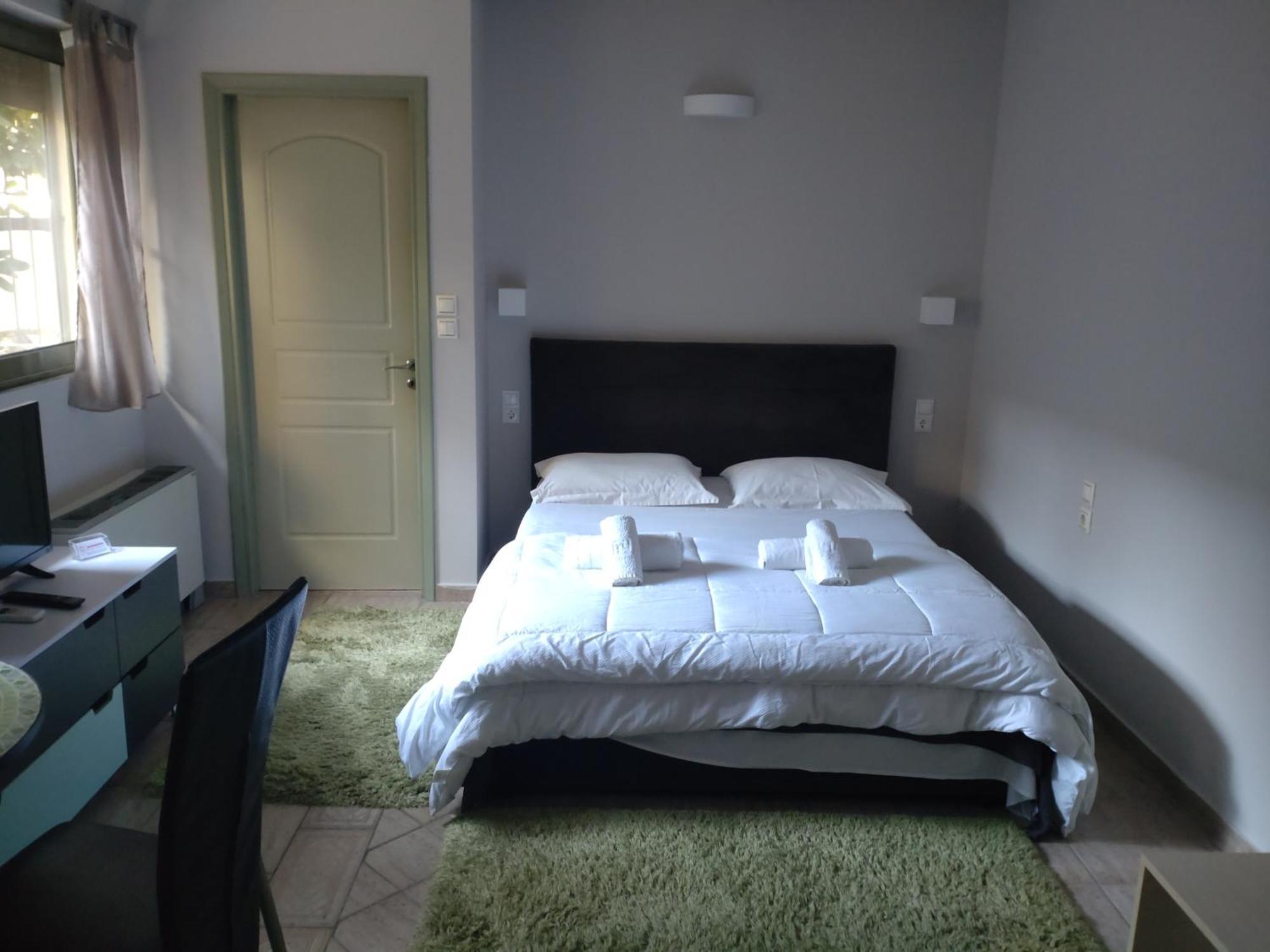 Central Studio - Fully Equiped. Ideal For Couples Patras Eksteriør billede